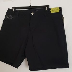 Brand new pair of black made 2 fit shorts